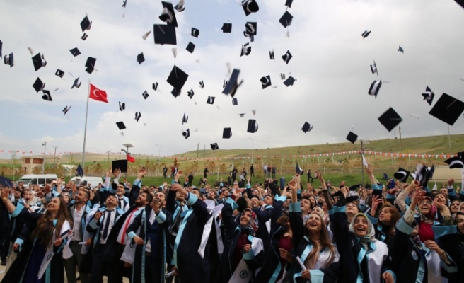 Bayburt Üniversitesinde Diploma Tesliminde Yeni Dönem