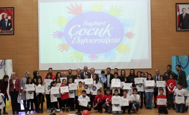 Bayburt Çocuk Üniversitesi Geleneksel Kış Okulu, İkinci Dönem Mezunlarını Verdi 