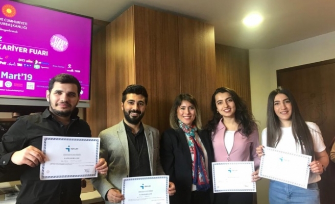 Bayburt Üniversitesi Öğrencileri Karadeniz Kariyer Fuarına Katıldı 