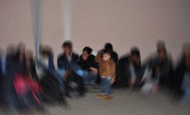 Bayburt'ta 18 Kaçak Göçmen ile 3 Şüpheli Şahıs Yakalandı