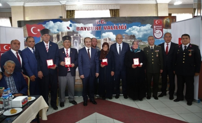 Kıbrıs Barış Harekâtına katılan 81 kahraman gaziye Milli Mücadele Madalyası ve beratı takdim edildi