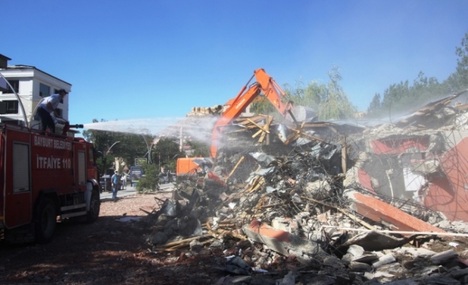 Şehit Nusret Parkı Hizmet Binası Yıkıldı