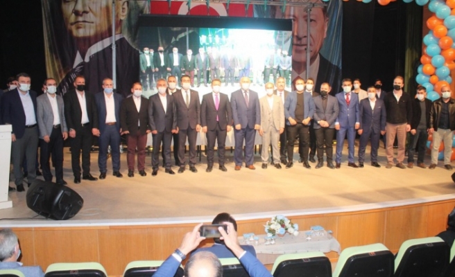 AK Parti Bayburt Merkez İlçe Başkanlığına Yeniden Resul Kaya Seçildi