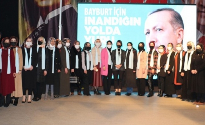AK Parti Bayburt Kadın Kolları Başkanlığına yapılan kongreyle Elif Çil seçildi