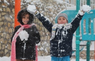 Kar yağışı en çok çocukları sevindirdi