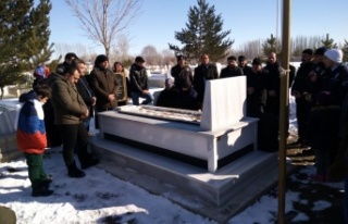 Şehit Ömür Erbay, mezarı başında dualarla anıldı