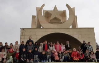 Bayburt'ta öğrencilerin şehitlik ziyareti