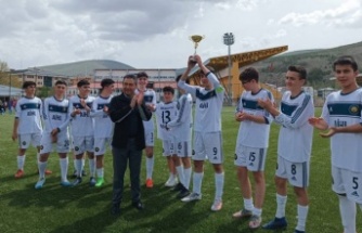 Bayburt İl Milli Eğitim Müdürlüğü bünyesinde kurulan U15 takımı şampiyon oldu
