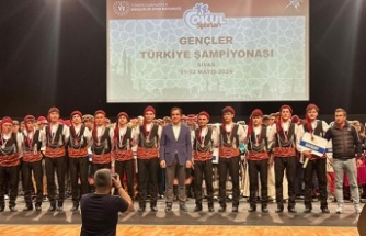 Bayburt Lisesi Halk Oyunlarında Türkiye 4.'sü oldu