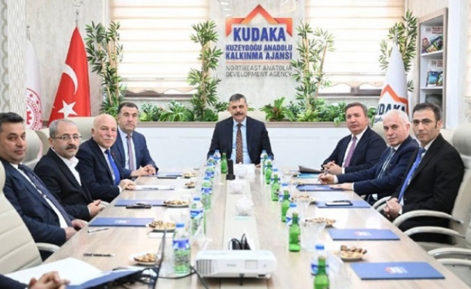 Vali Eldivan ve Başkan Memiş KUDAKA yönetim kurulu toplantısına katıldı
